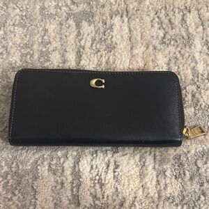 Coach Black Leather Zip Wallet with Gold C Hardware